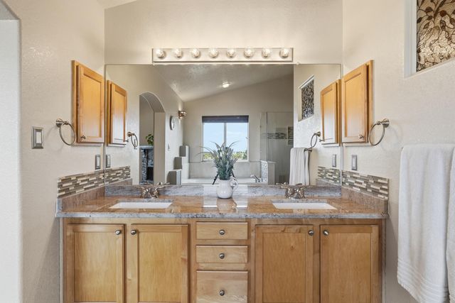 4203 Caprock Road NW, Albuquerque, NM 87114