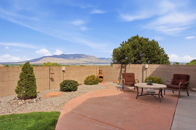 4203 Caprock Road NW, Albuquerque, NM 87114