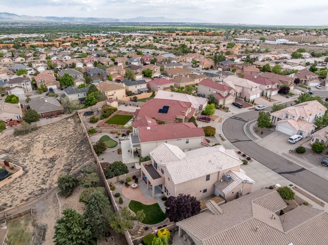 4203 Caprock Road NW, Albuquerque, NM 87114