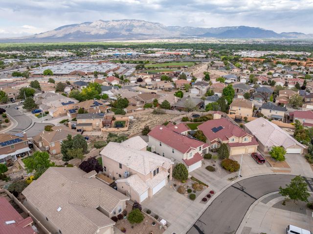 4203 Caprock Road NW, Albuquerque, NM 87114