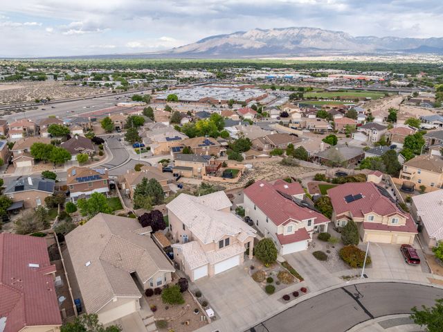 4203 Caprock Road NW, Albuquerque, NM 87114