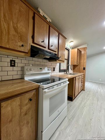 11948 GRAPEVINE ST, San Antonio, TX 78245