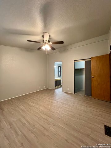 11948 GRAPEVINE ST, San Antonio, TX 78245