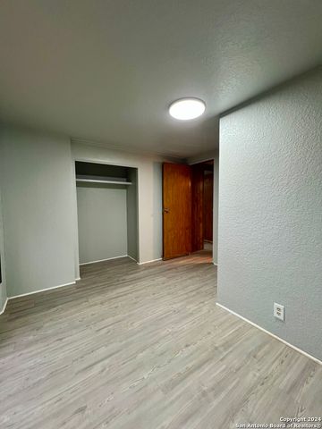 11948 GRAPEVINE ST, San Antonio, TX 78245