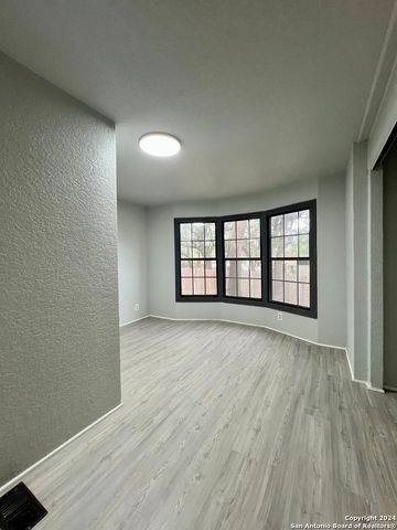 11948 GRAPEVINE ST, San Antonio, TX 78245