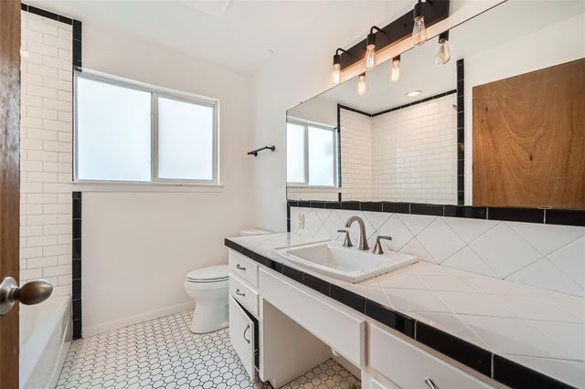 1909 Leona ST 102, Austin, TX 78722