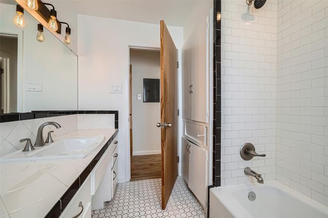 1909 Leona ST 102, Austin, TX 78722