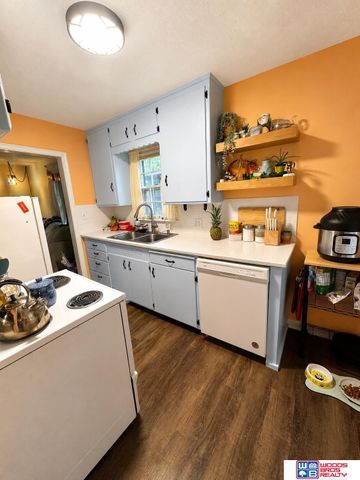 4230 Y Street, Lincoln, NE 68503