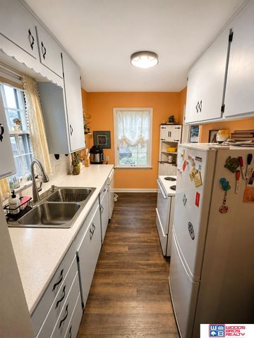 4230 Y Street, Lincoln, NE 68503