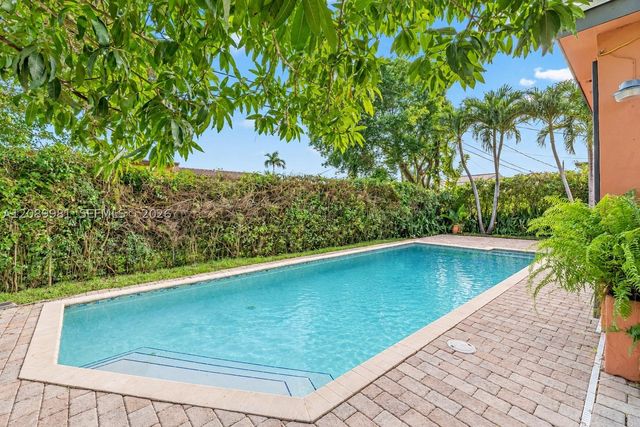 7970 SW 17th St, Miami, FL 33155