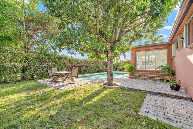 7970 SW 17th St, Miami, FL 33155