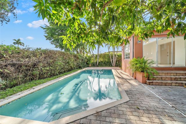 7970 SW 17th St, Miami, FL 33155