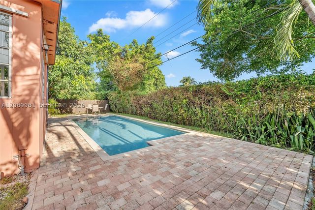 7970 SW 17th St, Miami, FL 33155