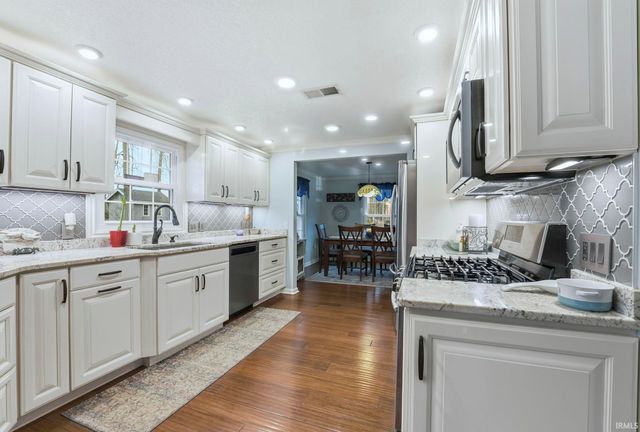 6033 Monarch Drive, Fort Wayne, IN 46815