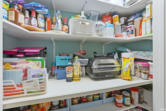 6033 Monarch Drive, Fort Wayne, IN 46815