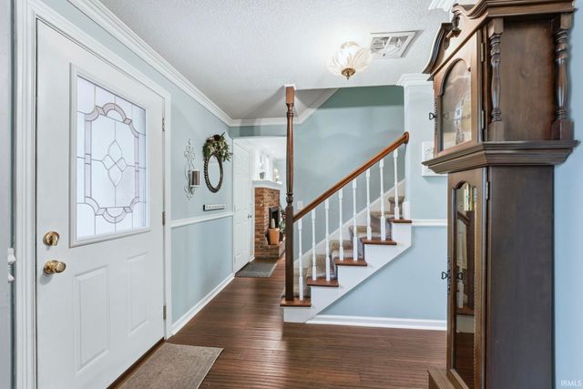 6033 Monarch Drive, Fort Wayne, IN 46815