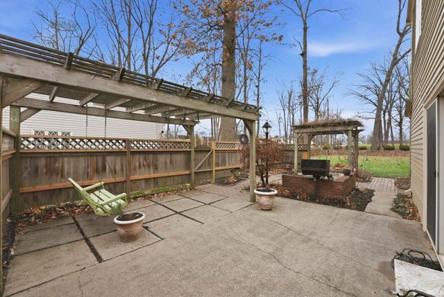 6033 Monarch Drive, Fort Wayne, IN 46815