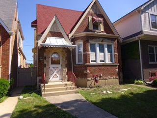 5624 W Pensacola Avenue, Chicago, IL 60634