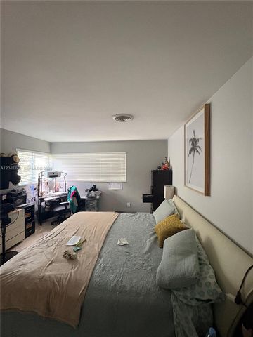 12125 NE 2nd Avenue, North Miami, FL 33161