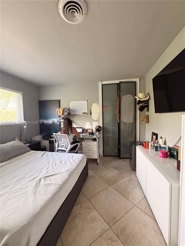 12125 NE 2nd Avenue, North Miami, FL 33161