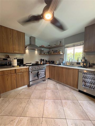 12125 NE 2nd Avenue, North Miami, FL 33161
