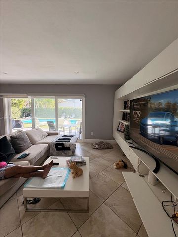 12125 NE 2nd Avenue, North Miami, FL 33161