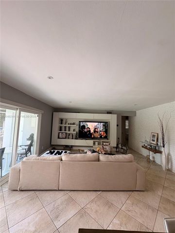 12125 NE 2nd Avenue, North Miami, FL 33161
