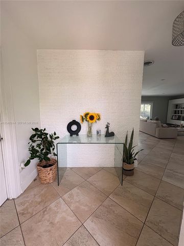 12125 NE 2nd Avenue, North Miami, FL 33161