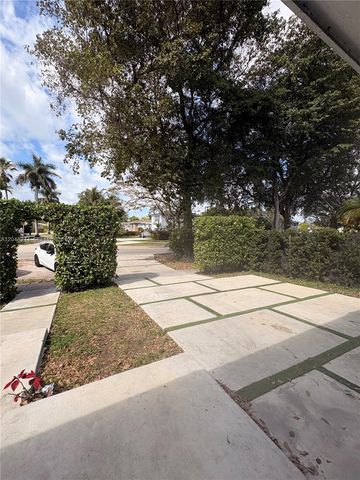 12125 NE 2nd Avenue, North Miami, FL 33161