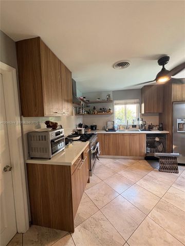 12125 NE 2nd Avenue, North Miami, FL 33161