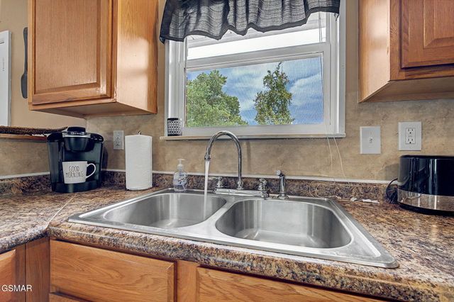 2319 Pittman Center Road, Sevierville, TN 37876