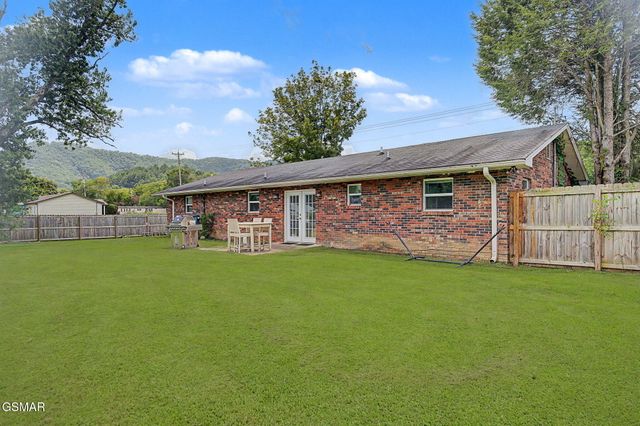 2319 Pittman Center Road, Sevierville, TN 37876