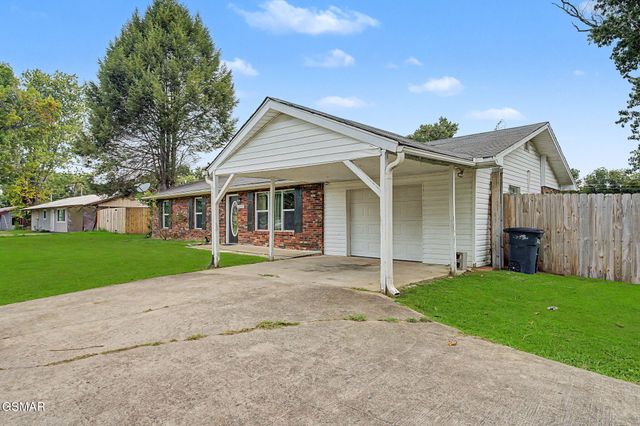 2319 Pittman Center Road, Sevierville, TN 37876