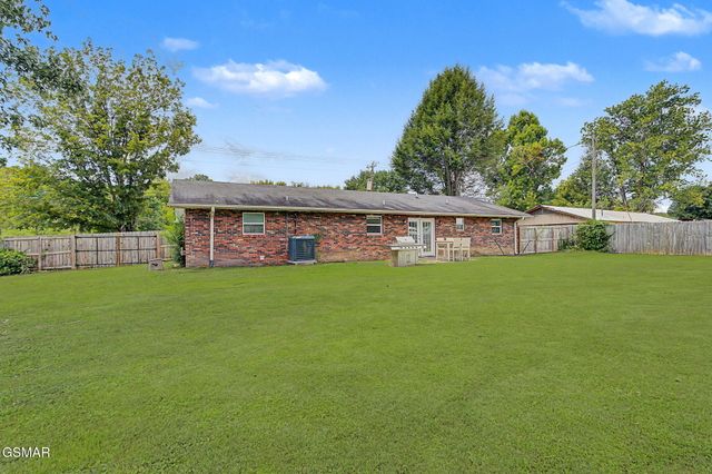 2319 Pittman Center Road, Sevierville, TN 37876