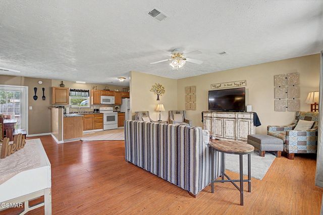 2319 Pittman Center Road, Sevierville, TN 37876