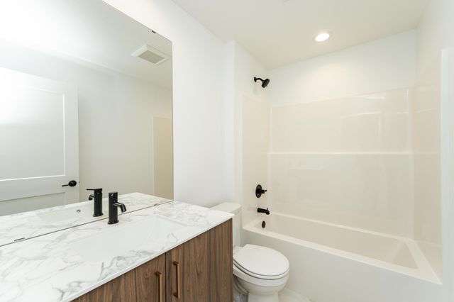 1093 Century Village Lane NE, Rochester, MN 55906