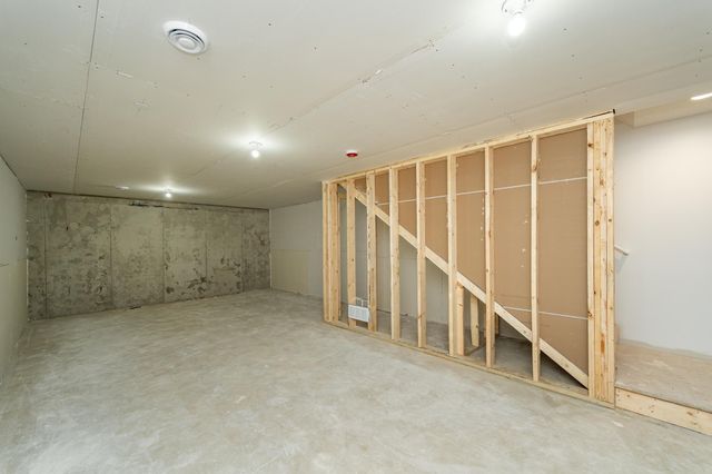 1093 Century Village Lane NE, Rochester, MN 55906