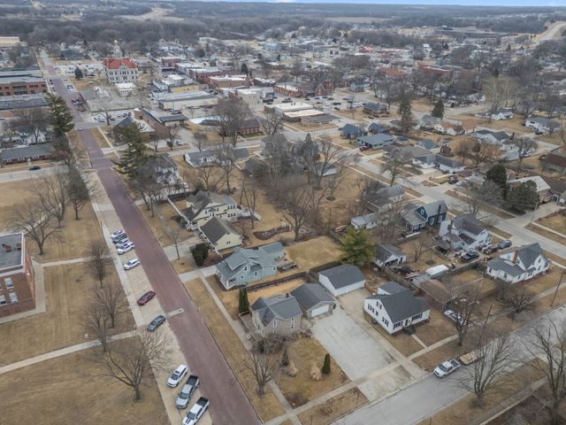 1135 Court Street, Adel, IA 50003