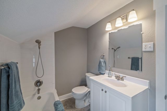 1135 Court Street, Adel, IA 50003