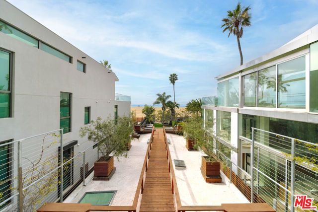 936 Palisades Beach Road, Santa Monica, CA 90403