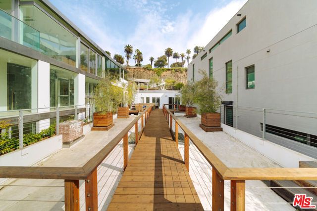 936 Palisades Beach Road, Santa Monica, CA 90403