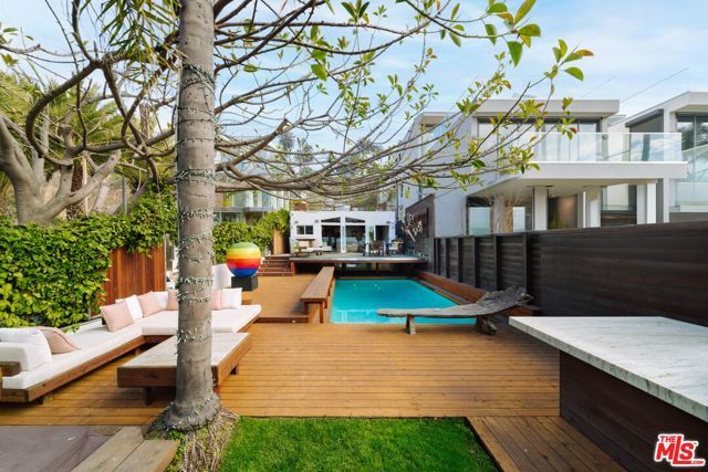 936 Palisades Beach Road, Santa Monica, CA 90403