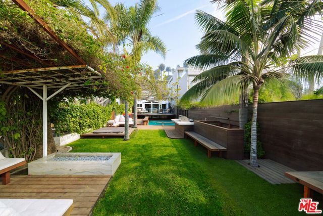 936 Palisades Beach Road, Santa Monica, CA 90403