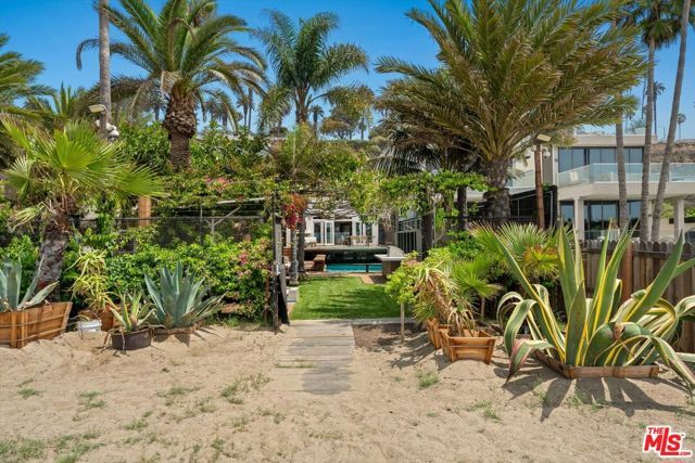 936 Palisades Beach Road, Santa Monica, CA 90403