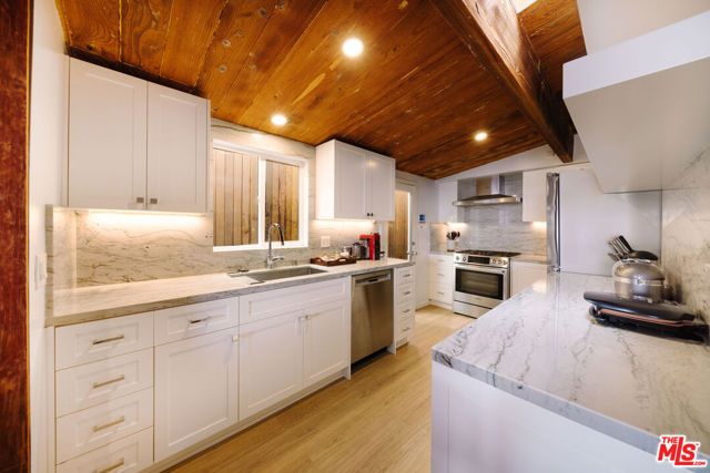 936 Palisades Beach Road, Santa Monica, CA 90403