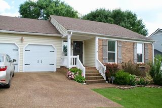5064 English Village Dr, Nashville, TN 37211