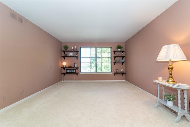 26200 Summerdale Drive, Southfield, MI 48033