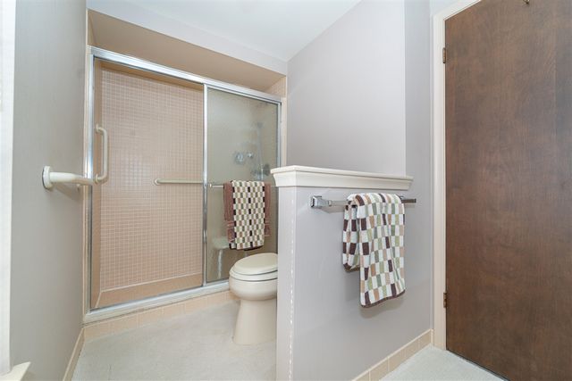 26200 Summerdale Drive, Southfield, MI 48033