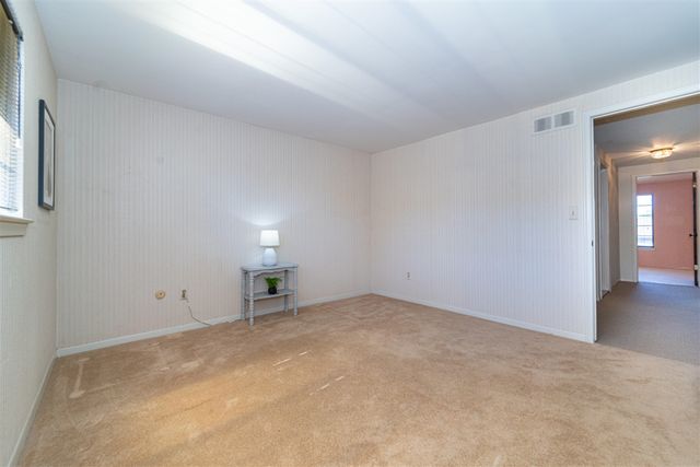 26200 Summerdale Drive, Southfield, MI 48033