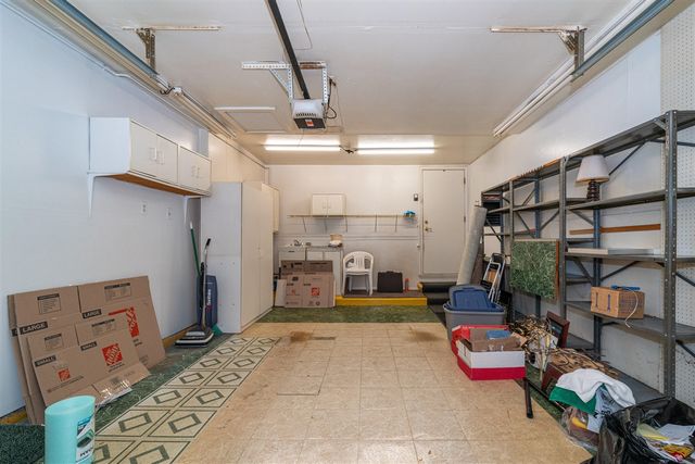 26200 Summerdale Drive, Southfield, MI 48033